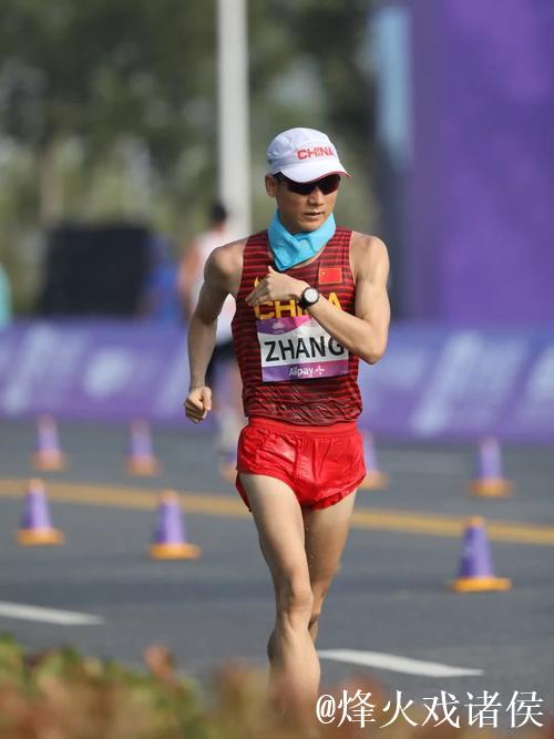 十五运会田径开赛 张俊蝉联男子20公里竞走冠军 十五运会田径开赛 张俊蝉联男子20公里竞走冠军